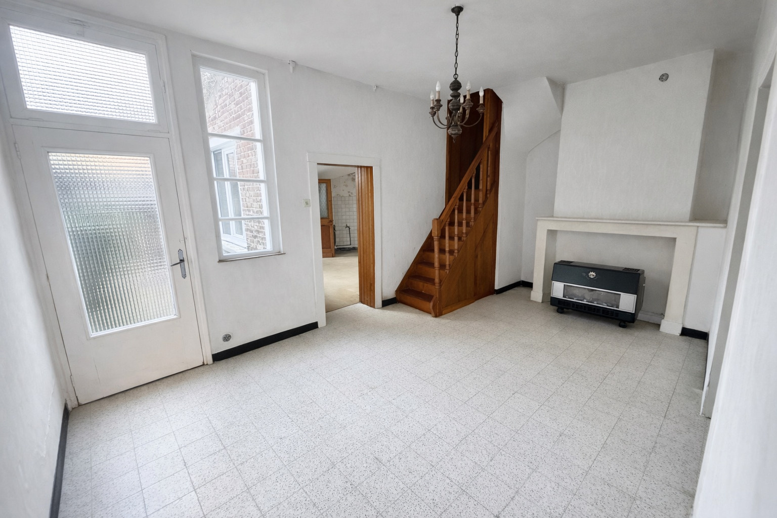 Maison mitoyenne 2 chambres avec grenier et cour à Arques